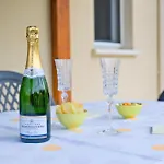 L'ajuda Avec Piscine Et Clim *