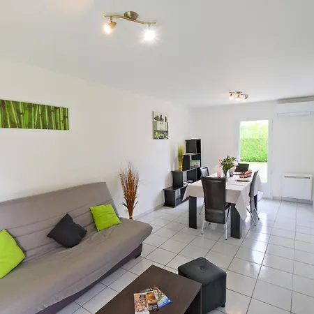 L'ajuda Avec Piscine Et Clim *