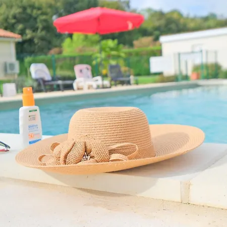 L'ajuda Avec Piscine Et Clim *