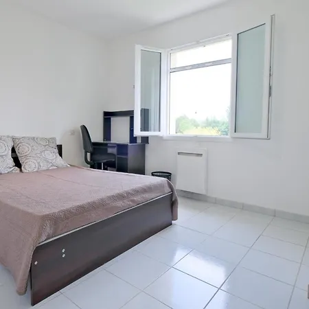 L'ajuda Avec Piscine Et Clim Savignac-les-Eglises