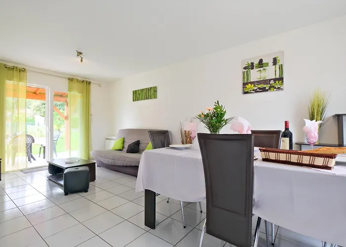 L'ajuda Avec Piscine Et Clim *